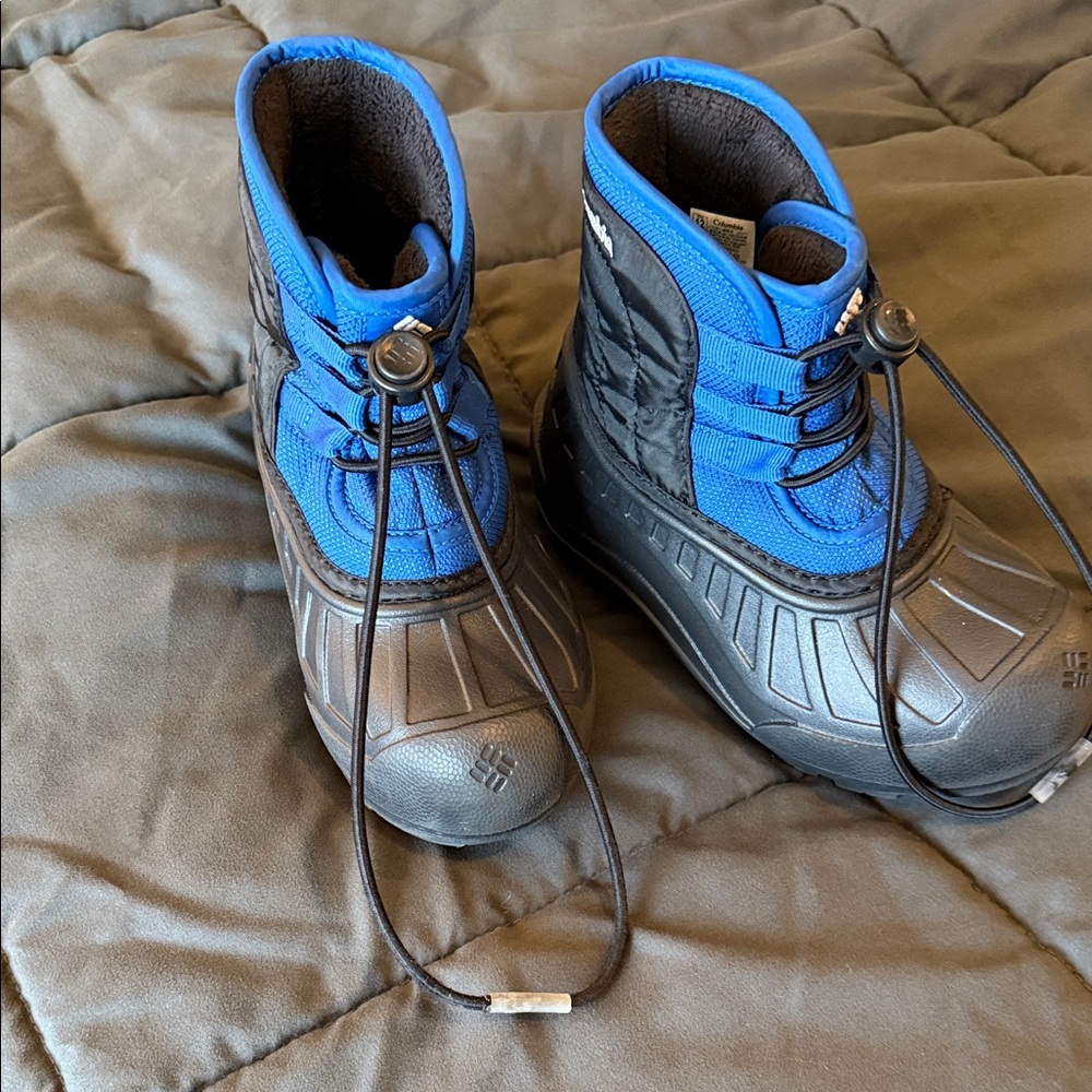 Columbia Kids' Vibrant Blue and Black Winter Boots